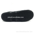 Extra wide beach shoes for men go outdoors